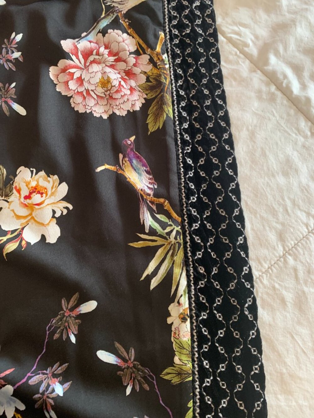 Johnny Was kimono, black and embroidery, Size L. - Picture 3 of 5
